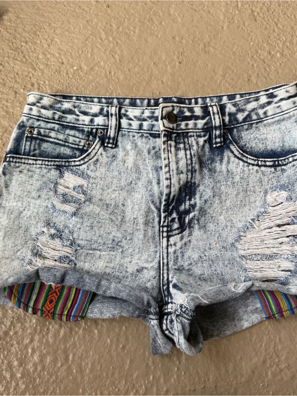 Forever 21 Light Acid Wash Denim Shorts with Colorful Striped Pockets size 27